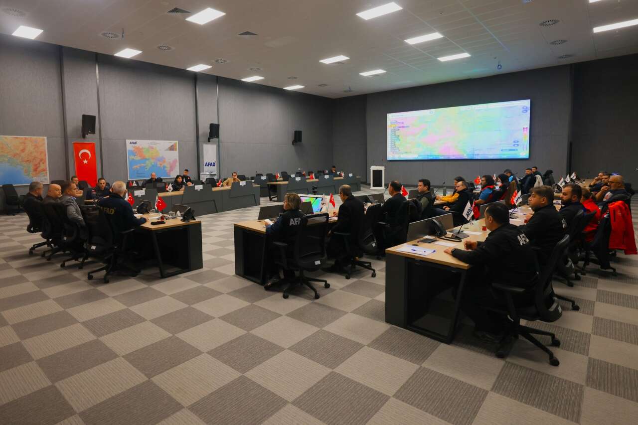 Vali Dr. İdris Akbıyık, AFAD Koordinasyon Toplantısına Katıldı 2